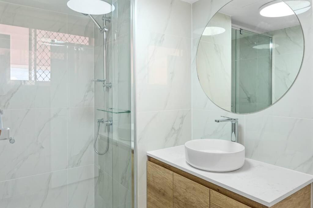 Coastal Delight Luxury Full Reno Apartment Gold Coast